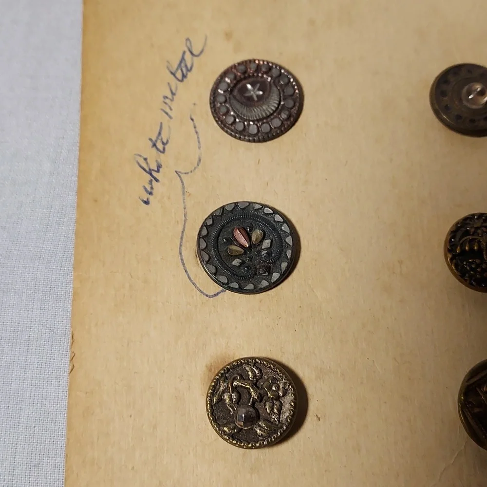 Antique Buttons Different Designs On Cardboard By Grandma Metal Steel Misc - Picture 2 of 11